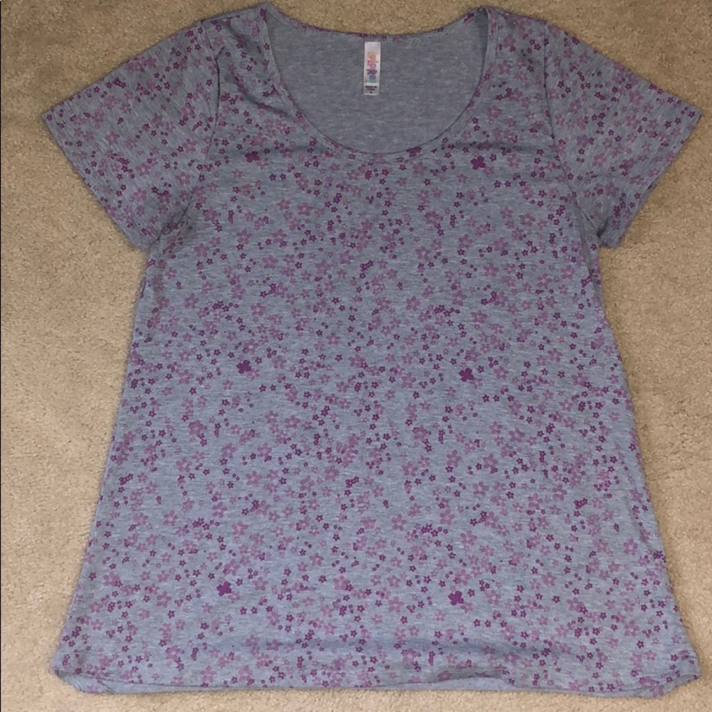 2 for $10!! LuLaRoe Classic tee size medium
